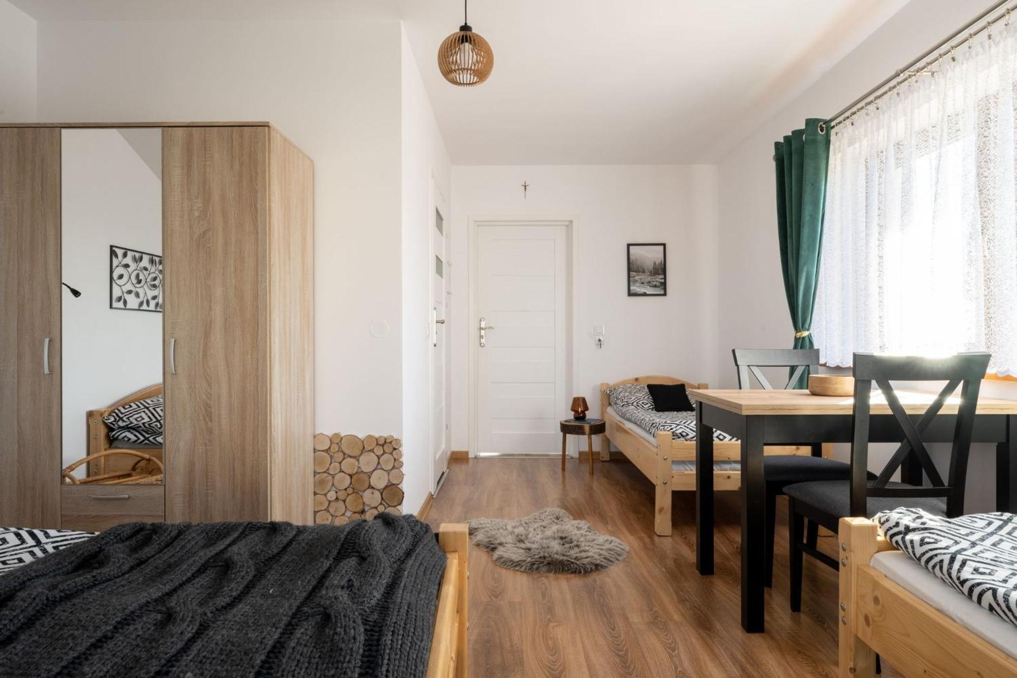 Dw Pod Zlotym Kasztanem Appartement Trybsz Buitenkant foto